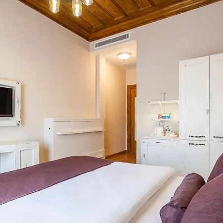 Orchis Otel *