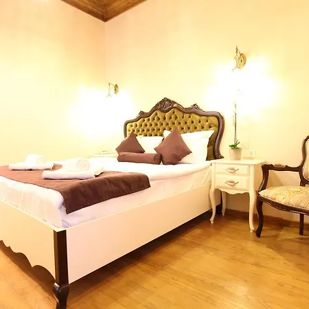 Orchis Otel Ayvalı