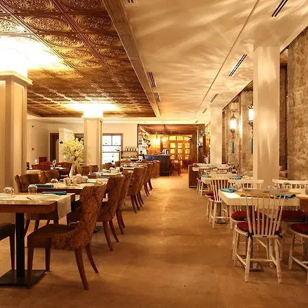 Orchis Otel Ayvalı